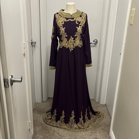Regal Purple Gown with Gold Detailing - Picture 5 of 14